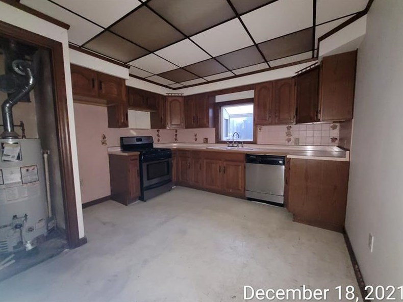 109 Carson St, Springdale, PA 15144