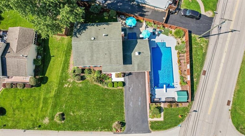 202 Farmbrook Dr, Greensburg, PA 15601-4715