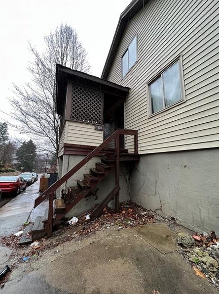 1229 Ravine St, Mckeesport, PA 15132-4804
