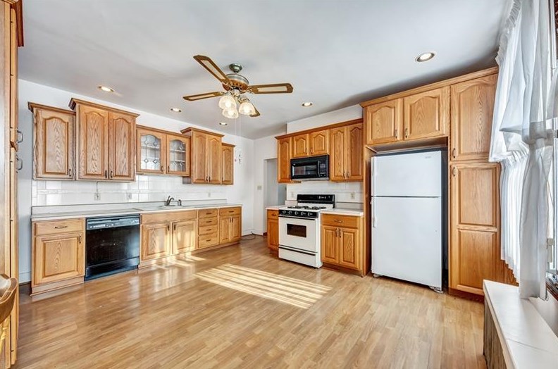 645 Boyd St, Collier Township, PA 15106