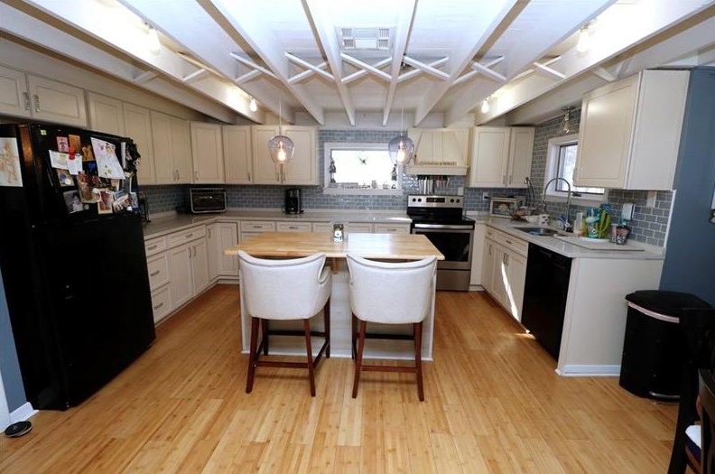 312 Kurt St, New Kensington, PA 15068