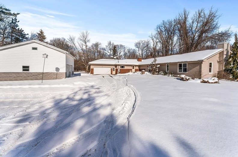 4705 New Castle Rd, New Wilmington, PA 16142