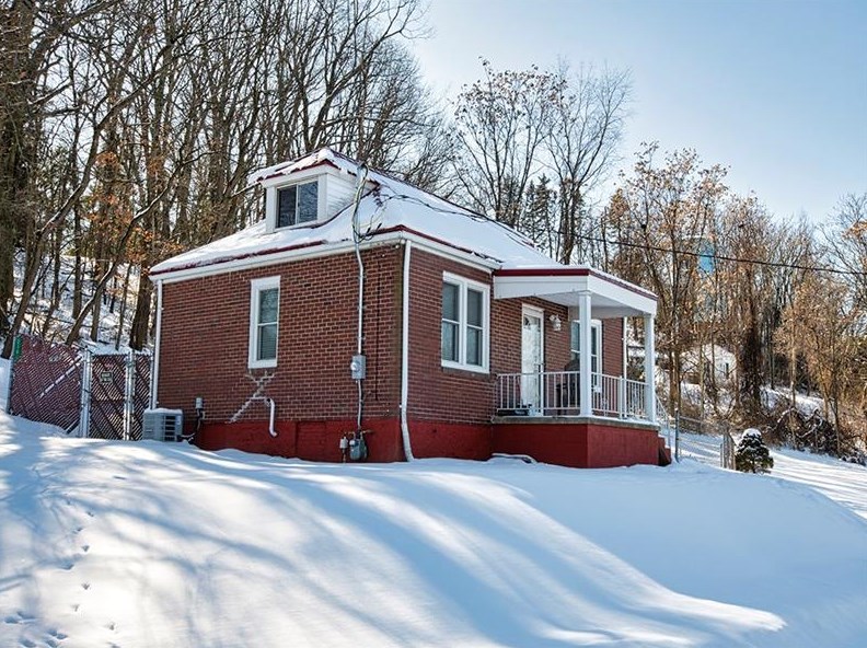 2394 7th St, New Kensington, PA 15068