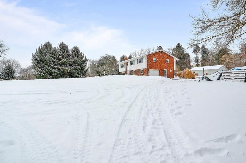 8060 Steubenville Pike North, Noblestown, PA 15071