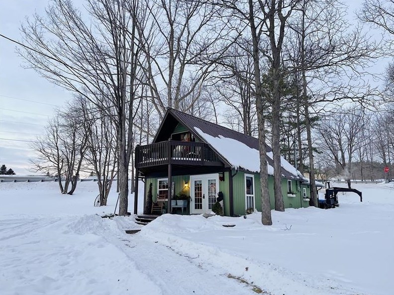 114 Pinch Rd, Friedens, PA 15541