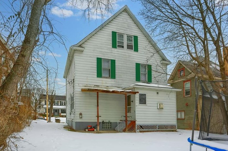 304 Leasure Ave, New Castle, PA 16101-2331