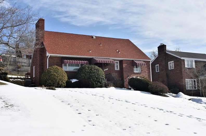3649 Sunset Dr, Whitaker, PA 15120
