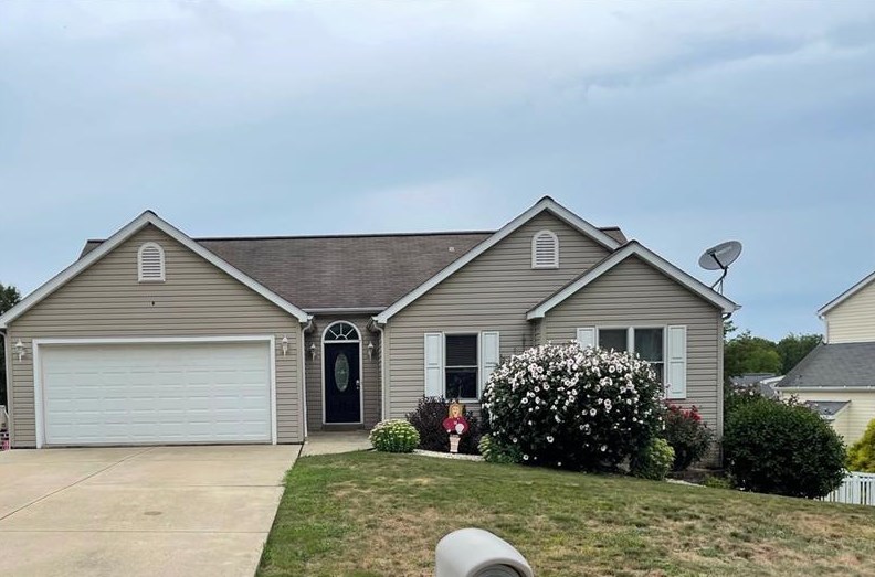 111 Kilarney Dr, Hunker, PA 15639-9756