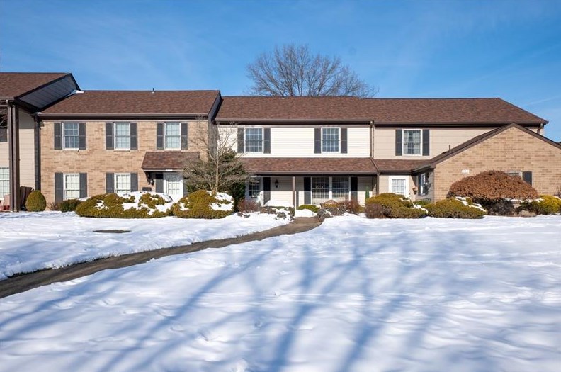 150 Roscommon Pl, Canonsburg, PA 15317