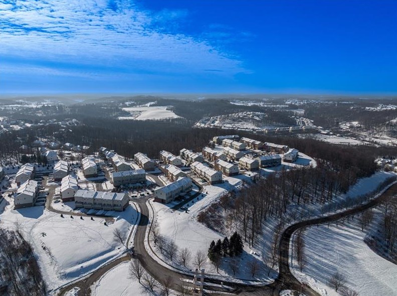 1704 Pointe View Dr, Seven Fields, PA 16046-8922