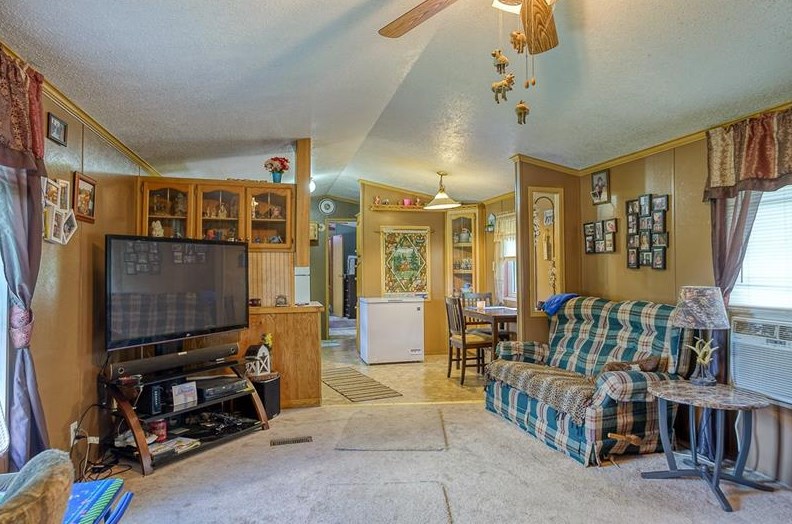 1725 Craft Creek, Claysville, PA 15323