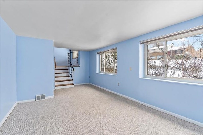 553 Lindsay Rd, Collier Township PA 15106-3849 exterior