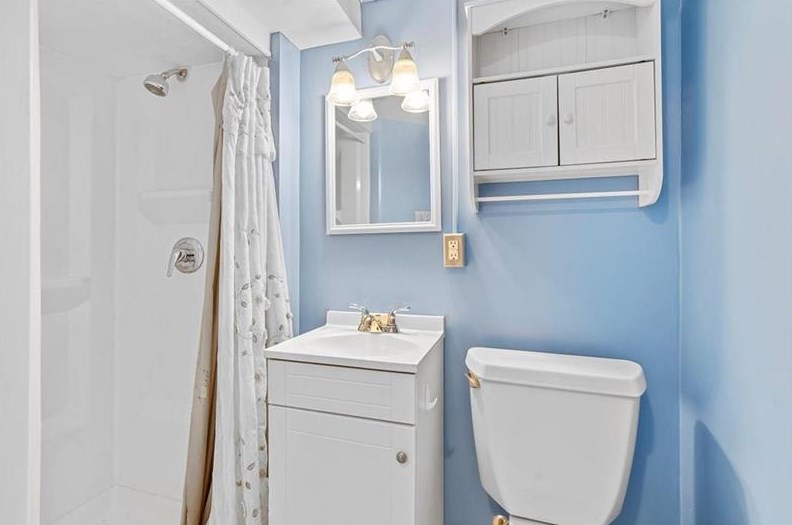 553 Lindsay Rd, Collier Township PA 15106-3849 exterior