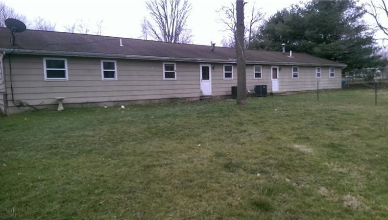 111 Miro Ln, New Castle, PA 16102