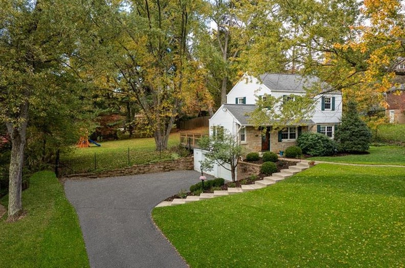 4531 Pinewood Ln, Allison Park, PA 15101-1335