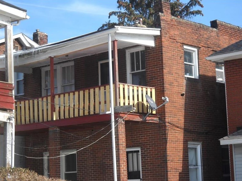 519 Locust St, Turtle Creek, PA 15145-1877