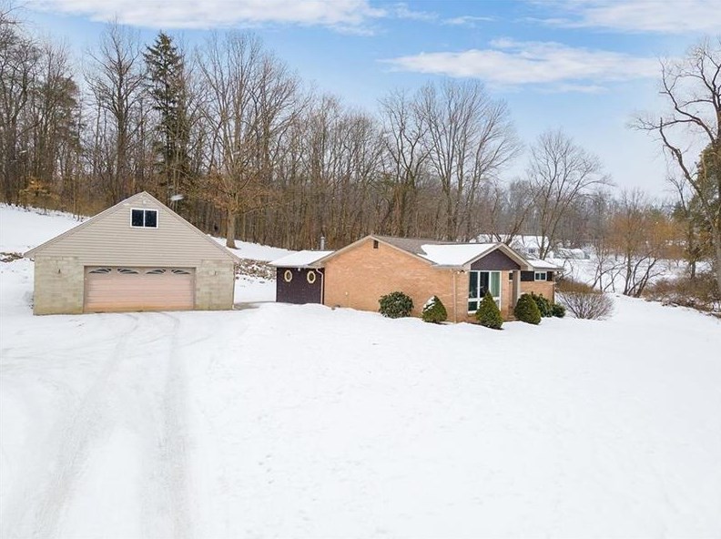 553 Parker Rd, Sarver, PA 16055