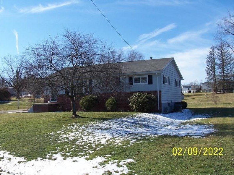 1717 S Eighty Eight Rd, Greensboro, PA 15338