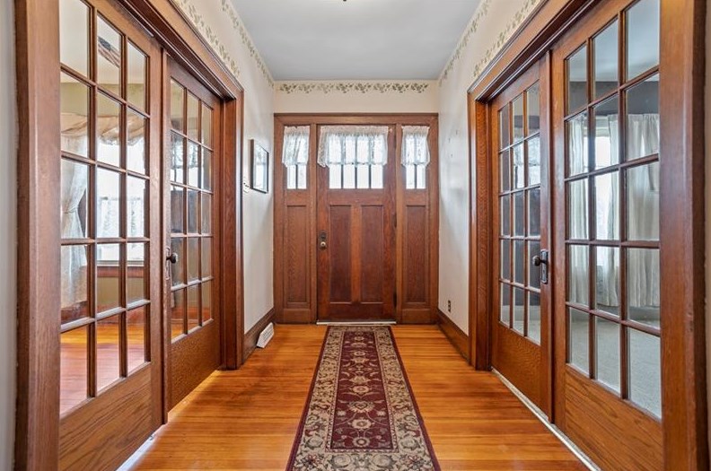 223 Wahl Ave, Evans City, PA 16033