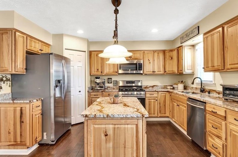 9120 Timberglen Dr North, Imperial, PA 15126