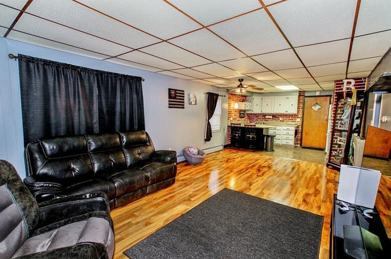 131 Penn St, Lamberton, PA 15458