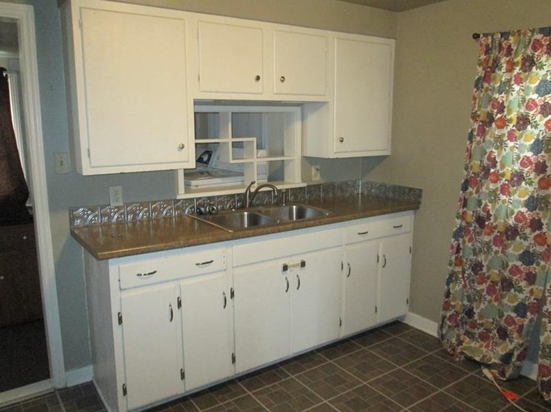 514 13th St, Ford City, PA 16226