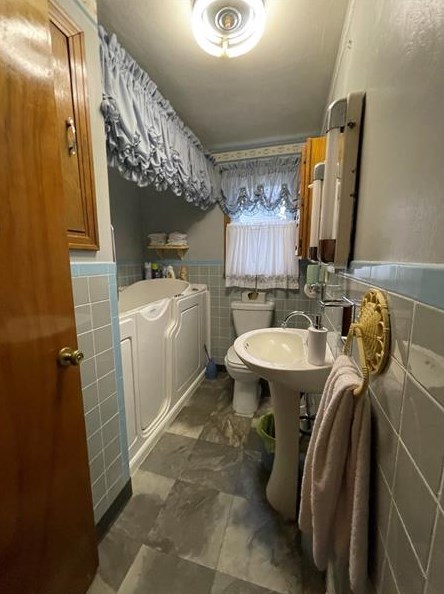 1066 Wylie Ave, Washington PA 15301-2004 exterior