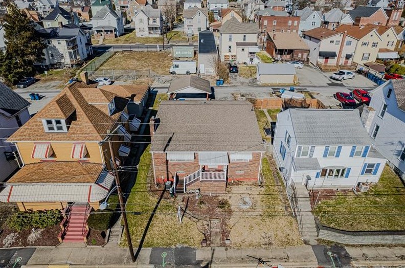 19 3rd St, Youngwood PA  15697-1607 exterior
