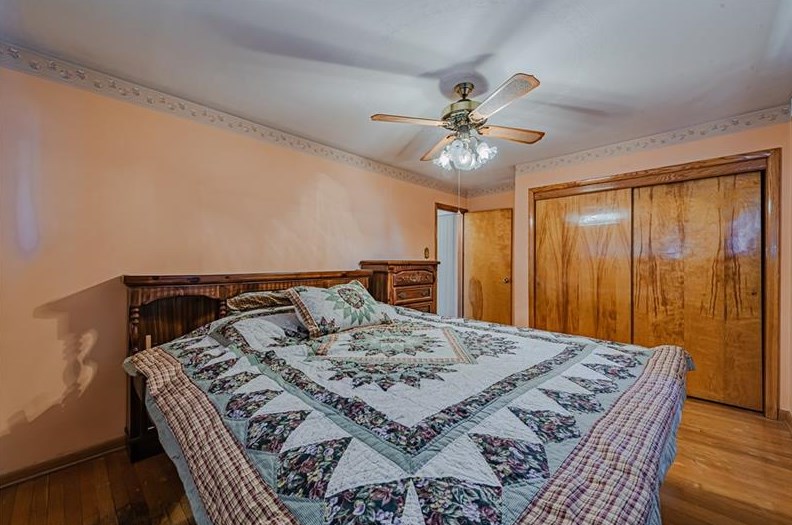 19 3rd St, Youngwood PA  15697-1607 exterior