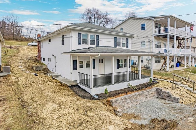 5992 Penn St, Export, PA 15632