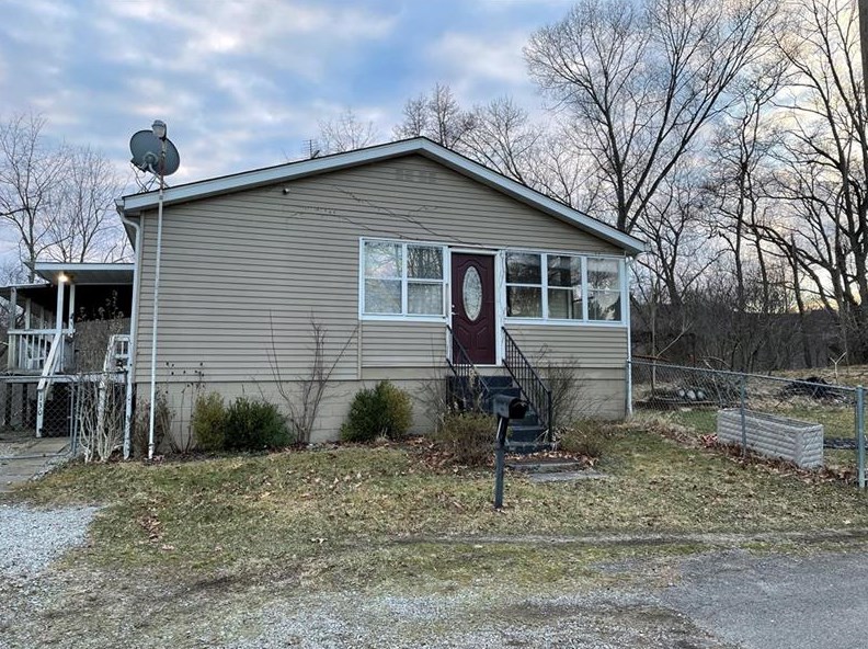 130 Grandview Ave, Point Marion, PA 15474-1400