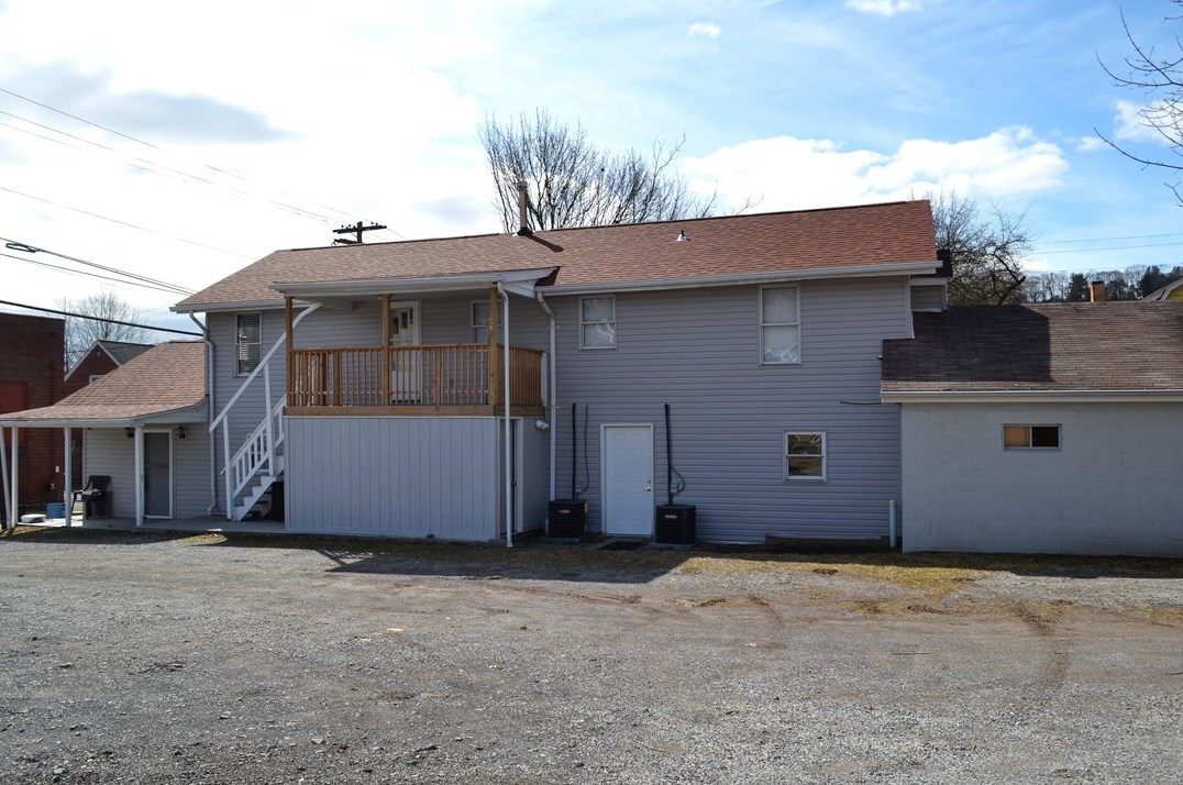 395 Union Ave, Kittanning, PA 16201-1200