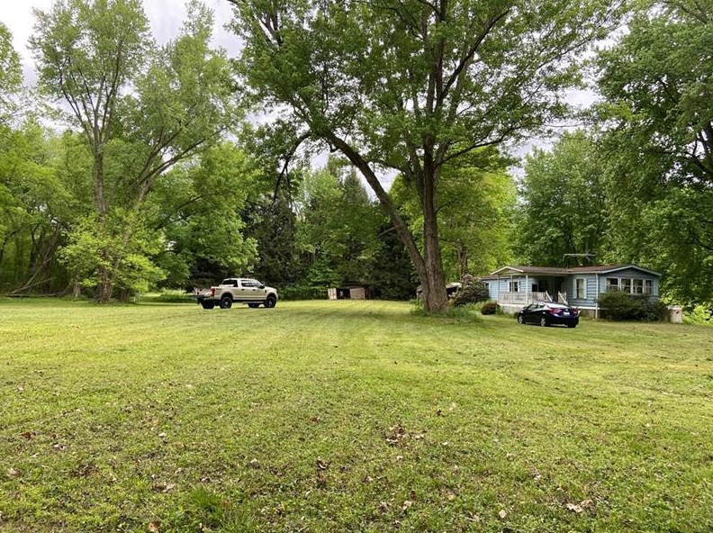 000 Shadyrest Rd, Ellwood City, PA 16117