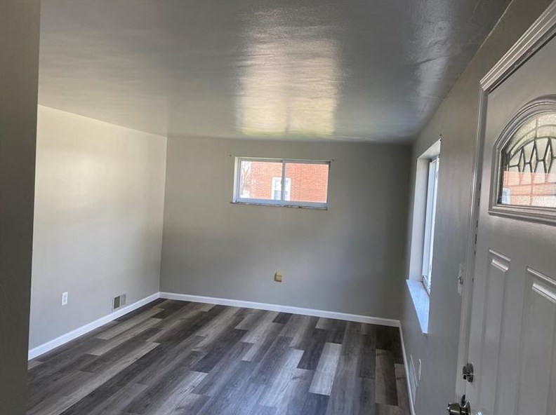 908 5th Ave, Conway, PA 15027-1621
