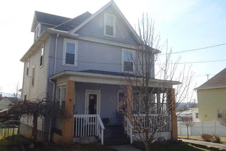 220 Evans St, Oliphant Furnace, PA 15401-3718