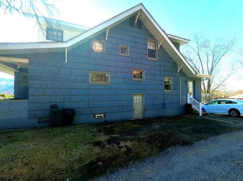 305 N Highland Ave, Cheswick, PA 15024