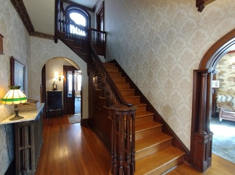 219 Walnut Ave, Greensburg, PA 15601-1841