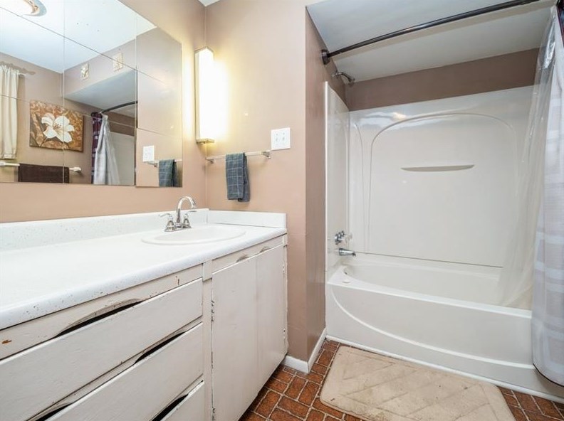 800 Allison Ave, Washington PA  15301-3804 exterior