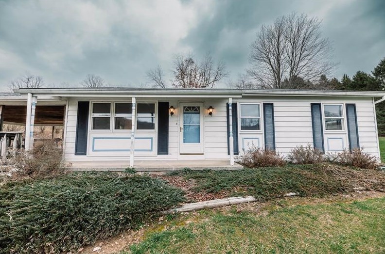921 Clarksburg Rd, Clarksburg, PA 15725