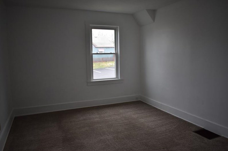 1206 Summerlea Ave, Washington, PA 15301-2027