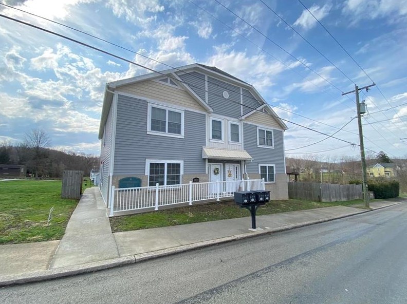 1392 Jefferson Rd, Jefferson, PA 15344-4159