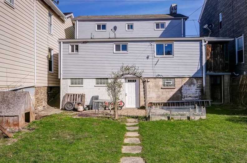 1335 Main St, Penn Hills, PA 15215