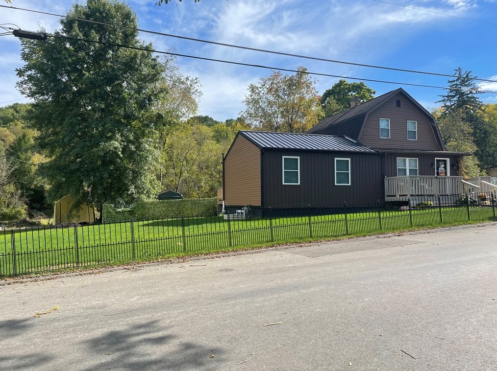 202 Hudson St South, Noblestown, PA 15071