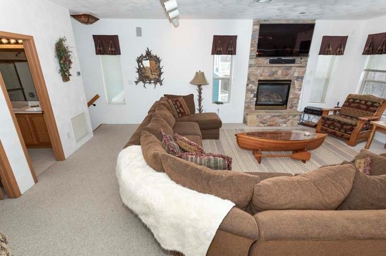 9120 Aspen Dr Seven, Champion, PA 15622