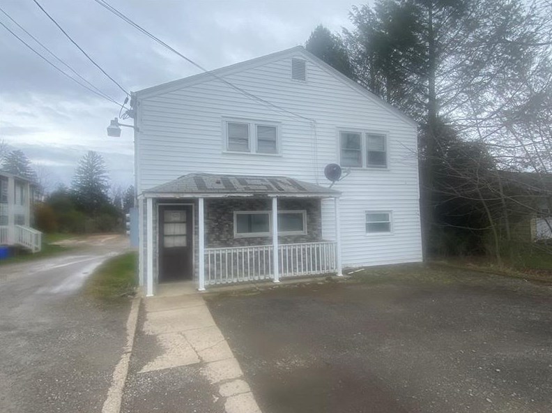 825 Rose St, Indiana, PA 15701-3577