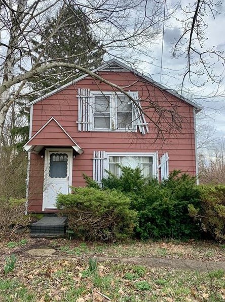 417 S Shenango St, Mercer, PA 16137