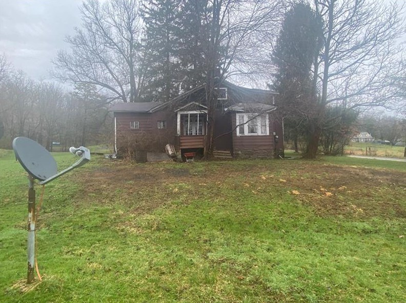 1386 Three Degree Rd, Valencia, PA 16059-1232
