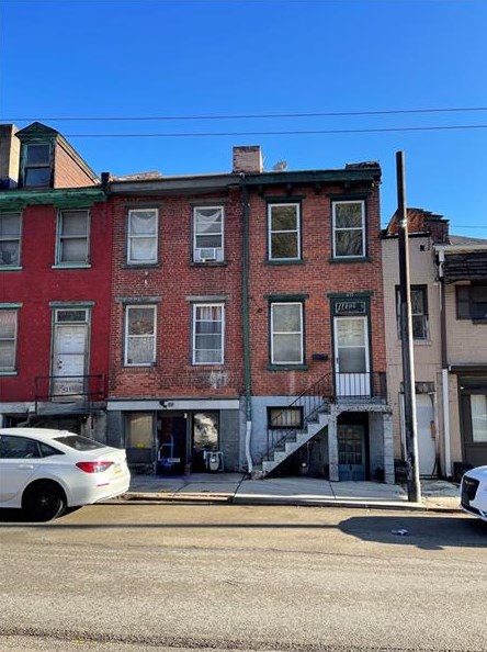 433 Carson St, Pittsburgh PA  15203-1019 exterior