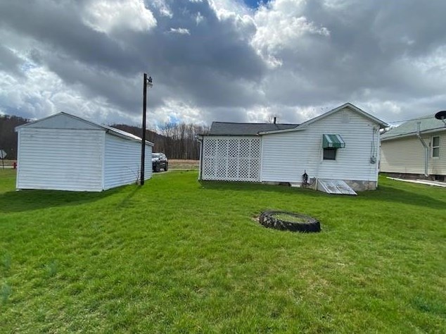 201 Hamilton St Ext, Jefferson, PA 15344-4169