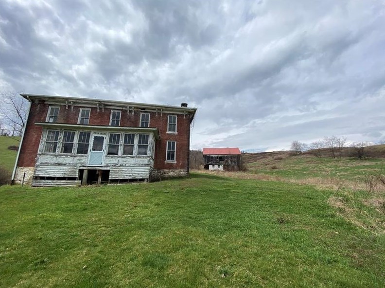 288 Woodies Rd, Waynesburg, PA 15370-2672